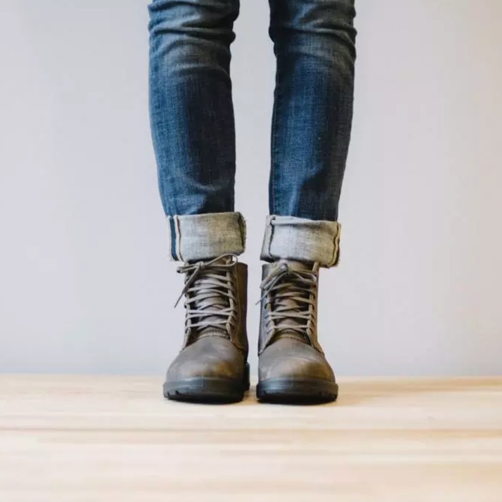 Blundstone brown boots